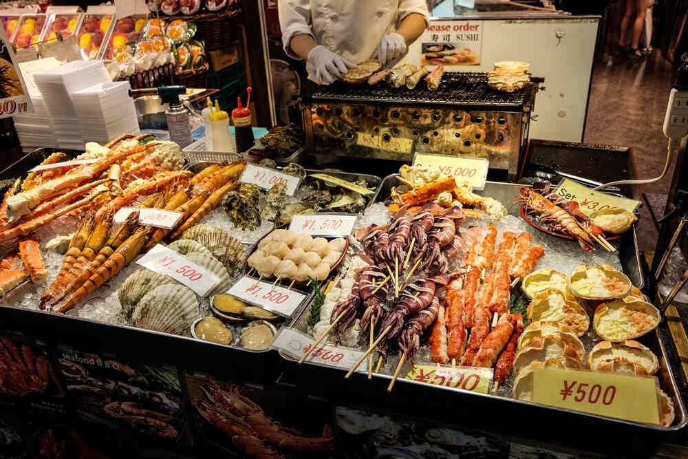 อาหารทะเลที่ตลาดปลาญี่ปุ่น คุโรมง